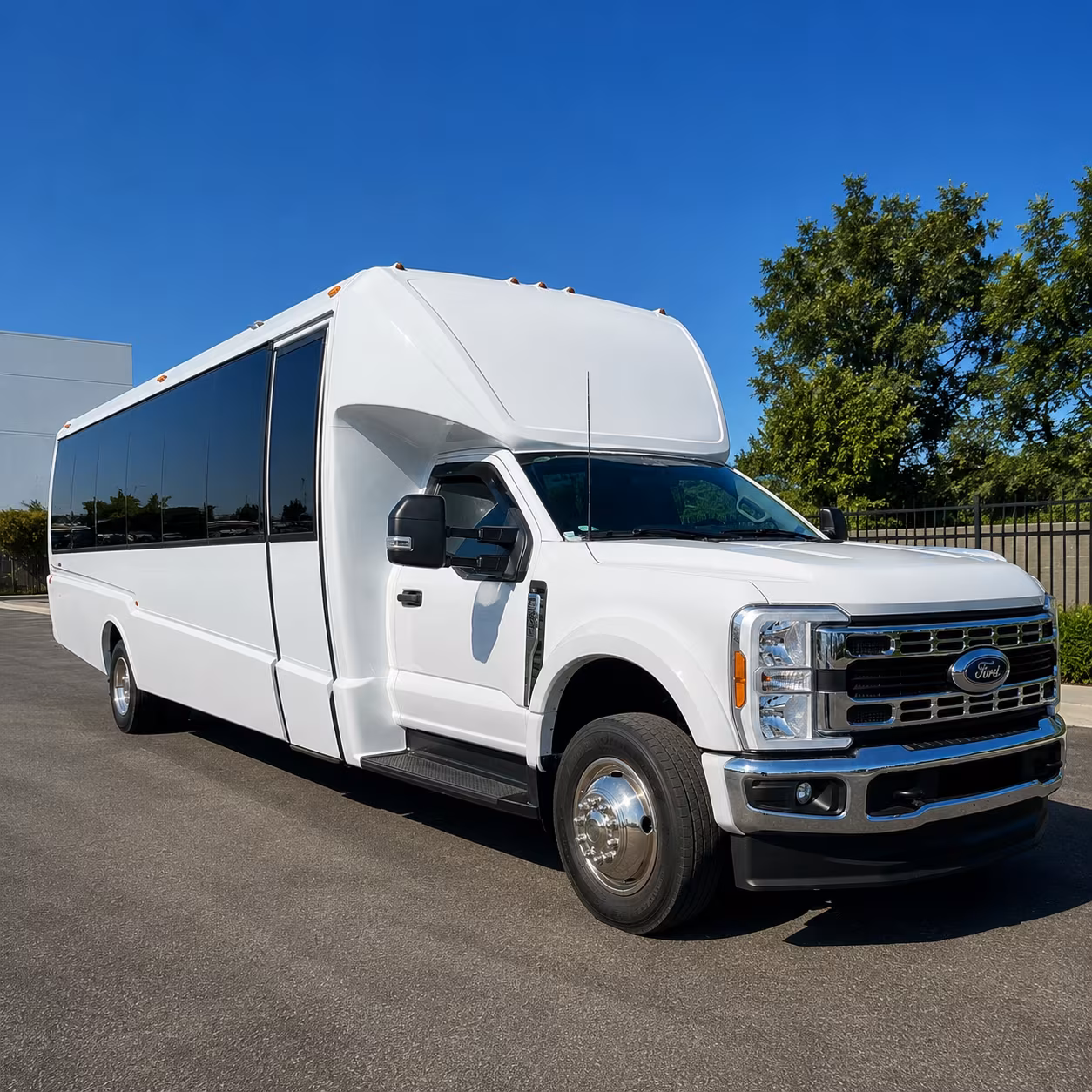 bus rentals for airport transfers serving jfk laguardia and islip