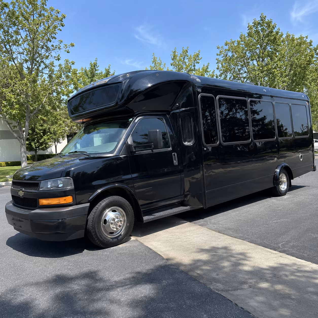 hempstead 15 passenger party bus