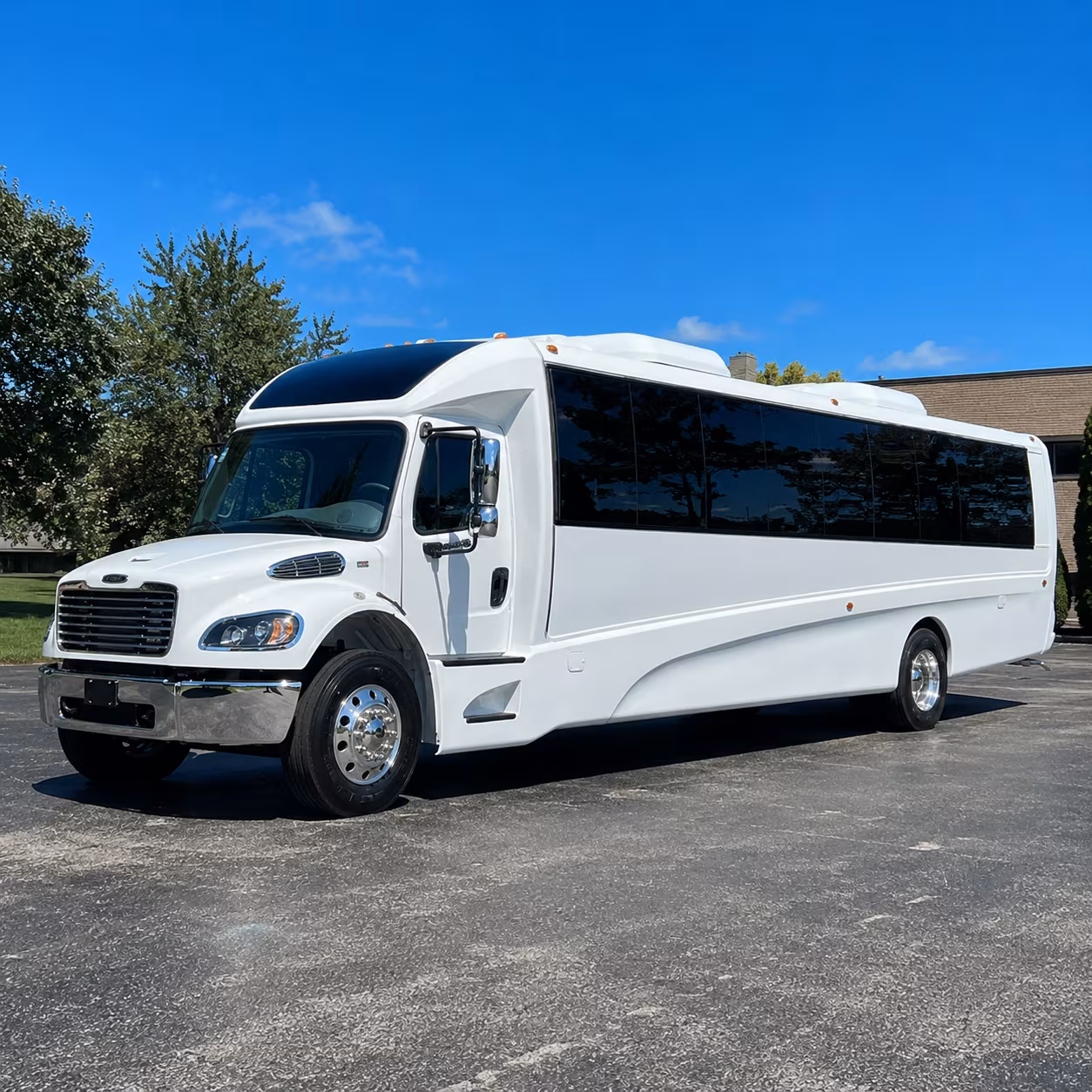 hempstead 28 passenger minibus