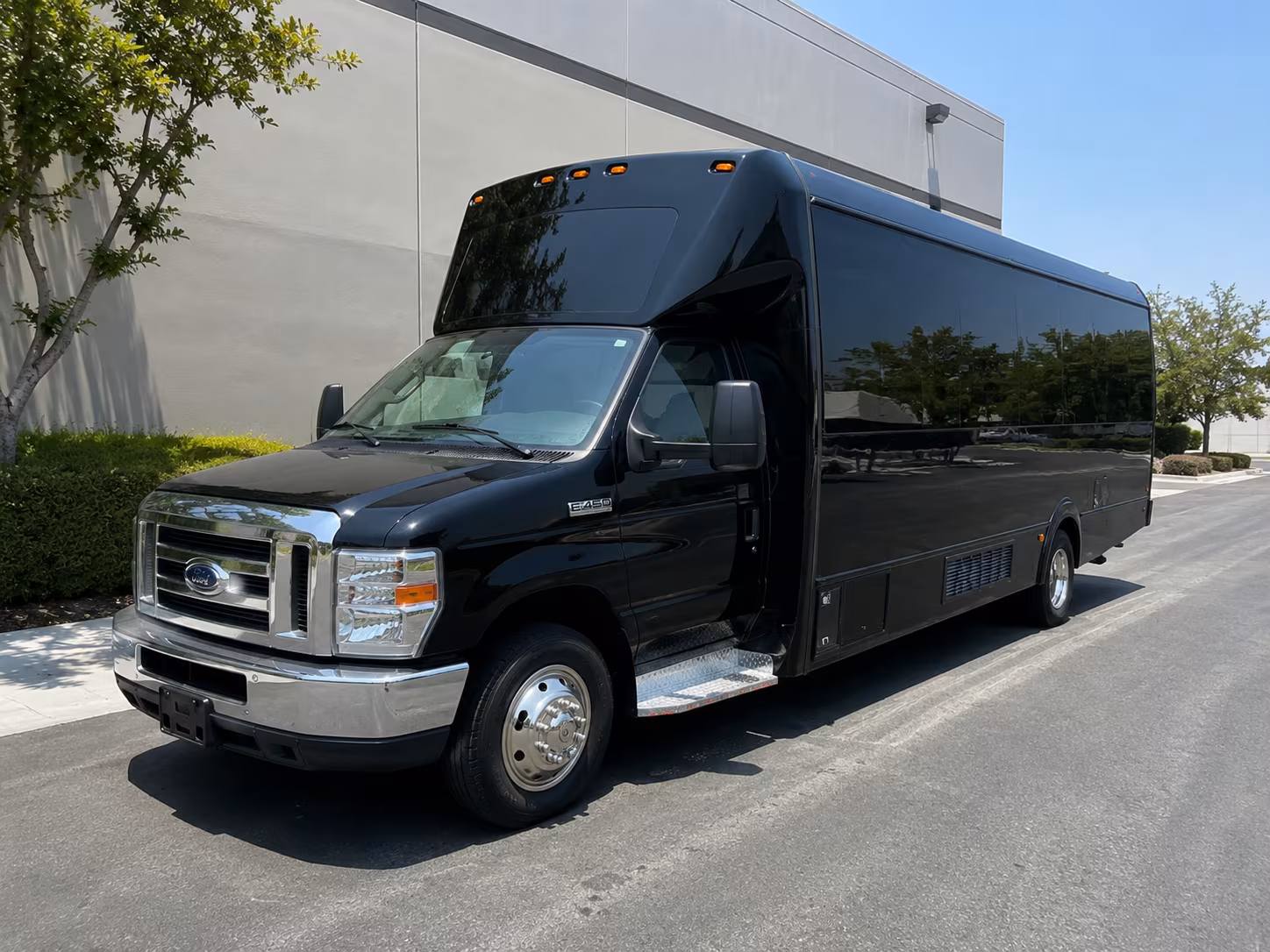 islanders games party bus rental
