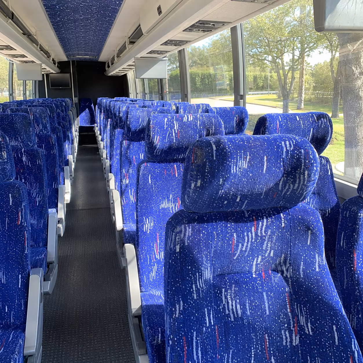 overnight charter bus trips from hempstead to niagara falls upstate new york