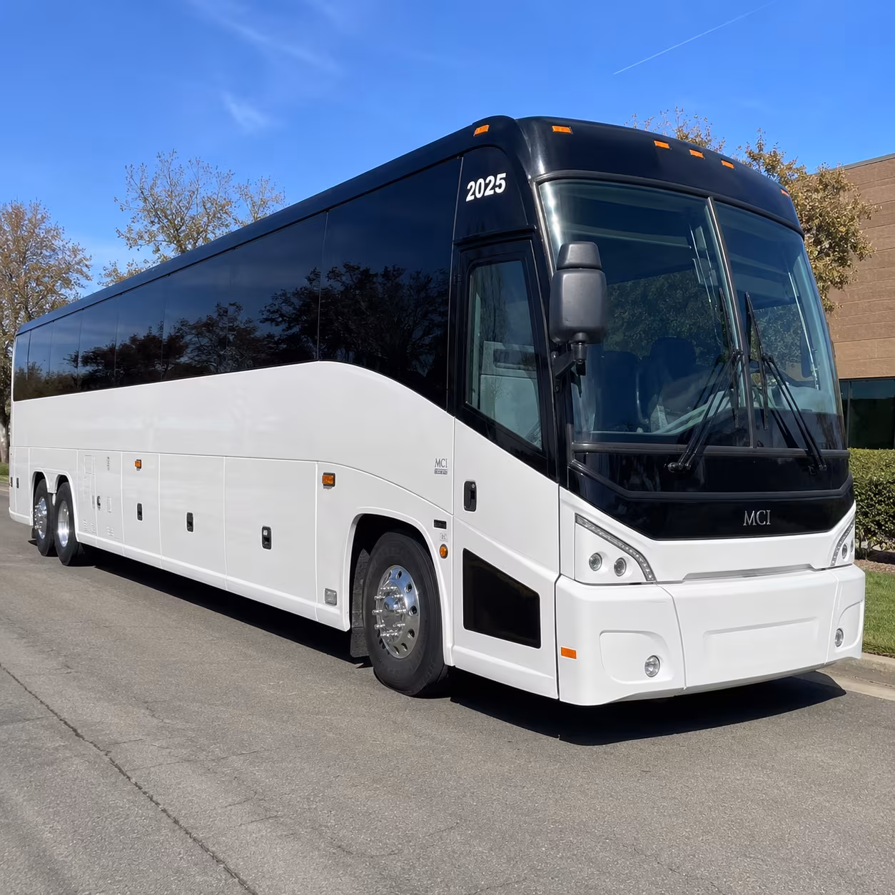 shuttle buses for warehouse and distribution groups near hempstead